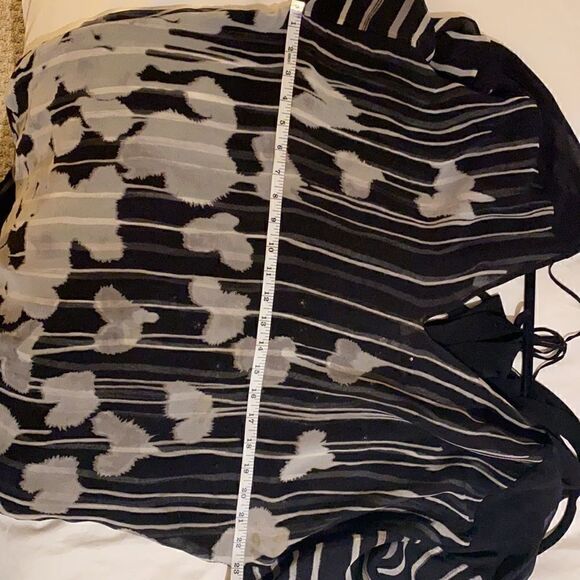 Mac Azria Women’s Cover-Up Size M/L - Picture 6 of 7